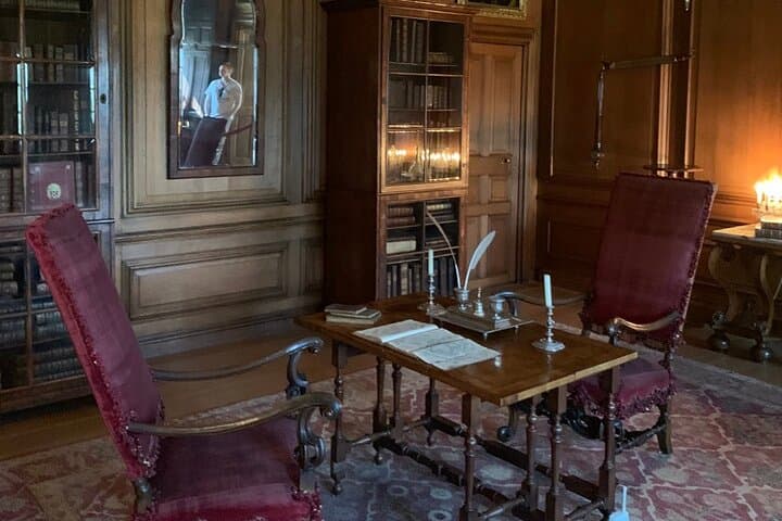 Windsor Castle and Hampton Court Palace: Private Self-Guided Day Trip from London photo 3