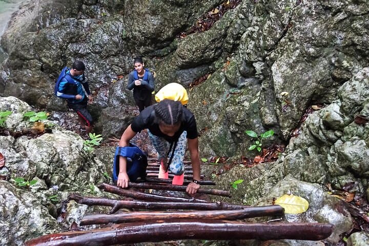 Hike El Tabernáculo: River Trek to the Thundering Waterfall Near Santo Domingo photo 5