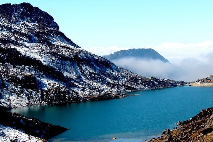 5-Day Private Gangtok and Darjeeling Tour: Himalayan Lakes, Tea Gardens & Tiger Hill Sunrise