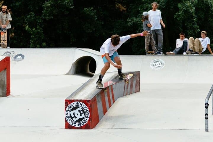 Skate Lessons at Matosinhos Beach — Learn Skateboarding on Porto's Coast photo 3