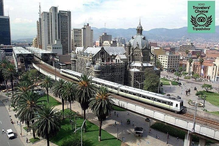 Medellín Private Tour: Pablo Escobar Sites, Pueblito Paisa & Metro Cable Experience
