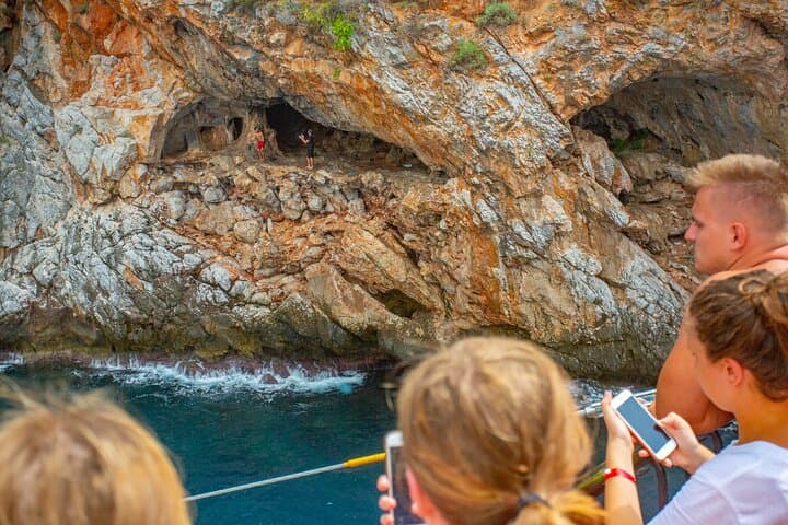 Alanya Pirate Boat Cruise: 6‑Hour Coastal Sail with Lunch & Drinks photo 2