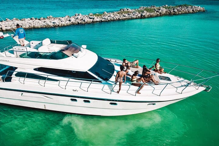 Private 4-Hour 47' Azimut Yacht Charter — Snorkel Inha Reef from Playa del Carmen photo 6