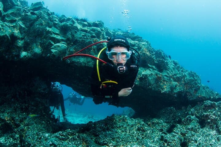 First Breath Underwater: 2-Hour Scuba Try-Dive at Playa Chica, Puerto del Carmen