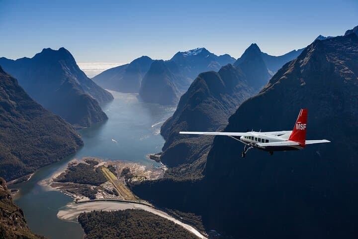 Milford Sound Scenic Flight from Queenstown — Aerial Tour over Piopiotahi and Fiordland photo 6
