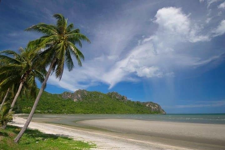 Ao Manao Bay & Wat Ao Noi Private Tour from Hua Hin — Beach, Cave & King Mongkut Park