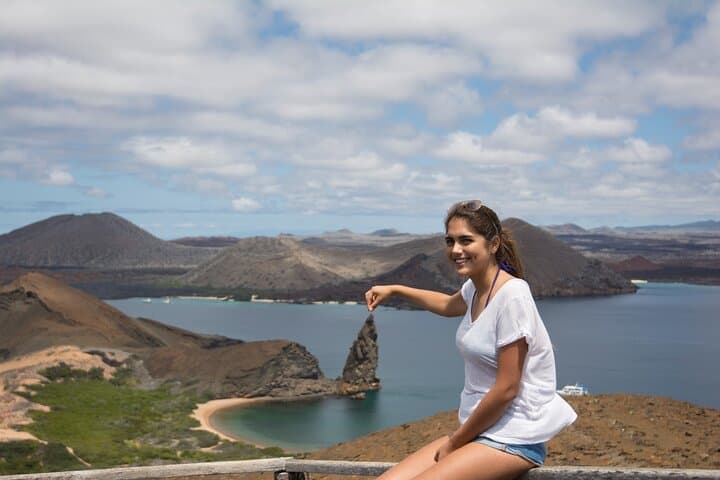 Galapagos First-Class 5-Day Puerto Ayora & Yacht Day Tours with Snorkeling photo 2