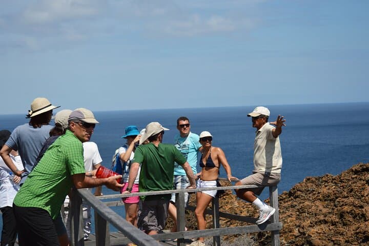 Galapagos First-Class 5-Day Puerto Ayora & Yacht Day Tours with Snorkeling photo 3