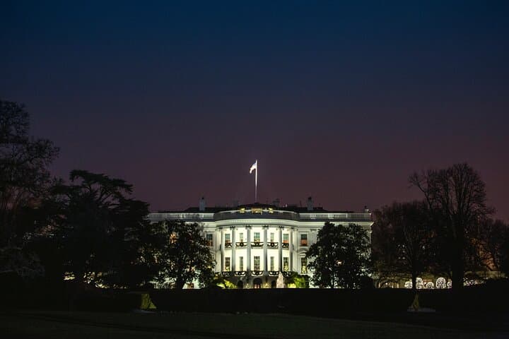 Dark Nights in D.C.: After-Dark Walking Tour of Hauntings & History photo 1