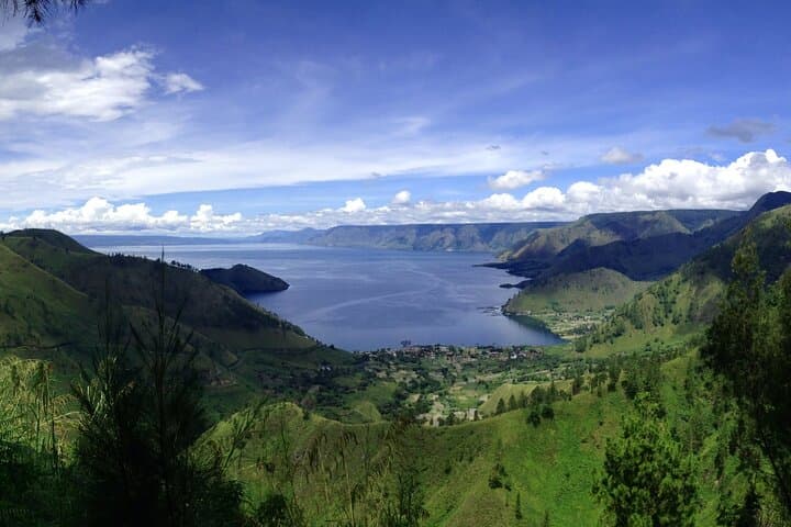 Day Trip from Medan: Brastagi Highlands & Sipisopiso Waterfall Viewpoint