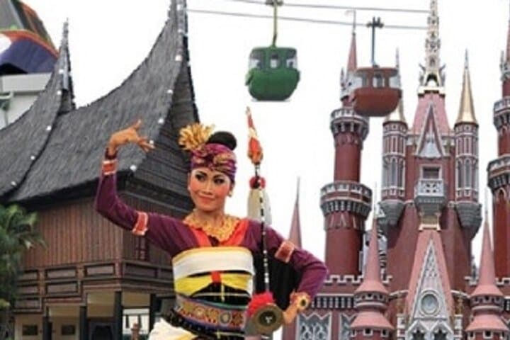 Jakarta in One Day: Guided Sightseeing Tour of Monas, Kota Tua & Istiqlal