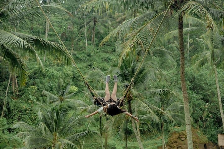 Ubud Romantic Jungle Tour: Floating Breakfast, Jungle Swing & Spa photo 2
