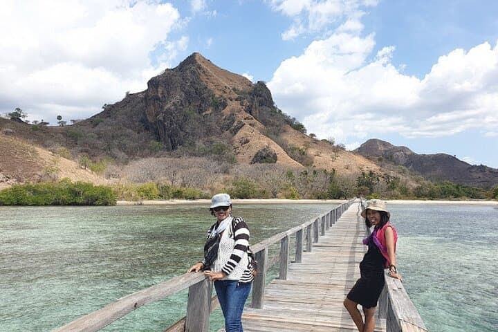 Sunset Snorkel at Komodo: Kelor, Menjarite & Kalong Half-Day Guide photo 6