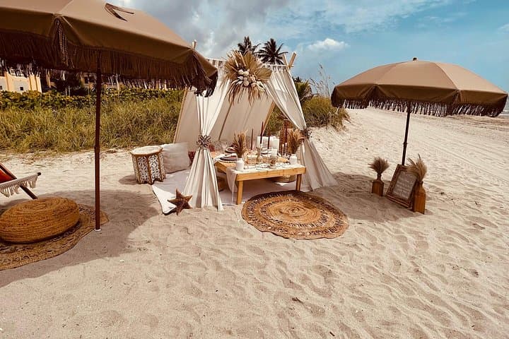 Premiere Luxury Sunrise Picnic on Hollywood Beach: Tented Sunrise Oasis photo 1