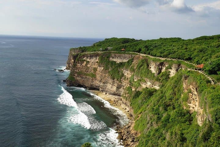 Uluwatu Cliff Temple Sunset Tour with Kecak Dance and Jimbaran Seafood Dinner photo 2