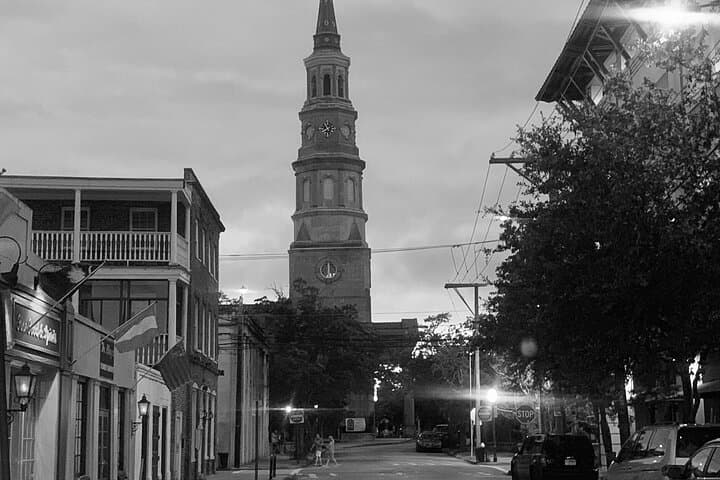 Charleston History Walking Tour with Tricia — Historic Downtown Stroll