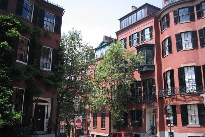 Seamless Business Car Transfer: Boston to Logan Airport (BOS) photo 6