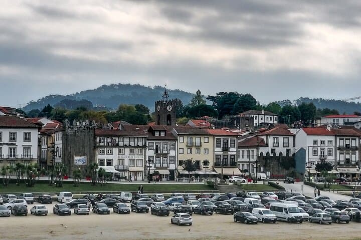Private Ponte de Lima Tour: Vinho Verde Wineries, Medieval Bridge & Manor House photo 2
