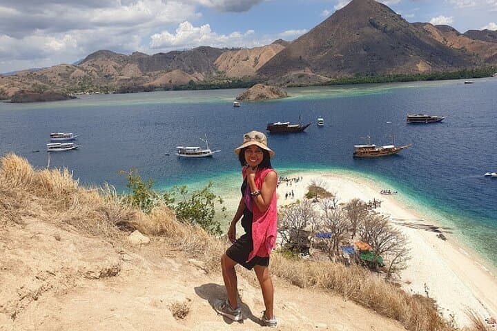 Komodo Island Day Trip: Rinca, Kelor, Menjarite, Bidadari & Rangko Cave