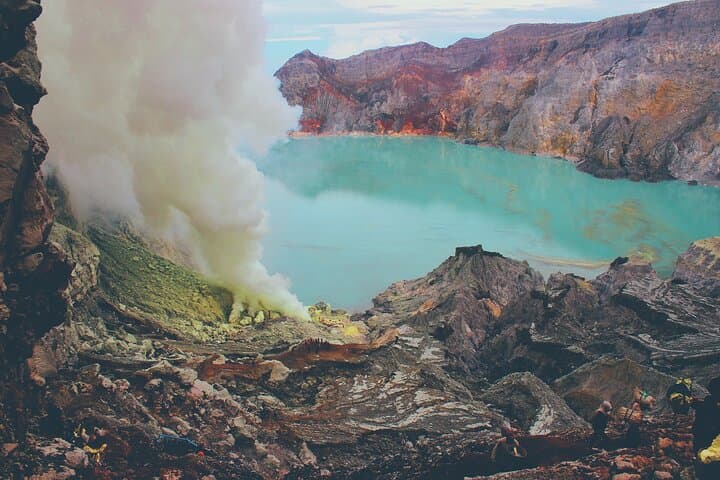 2-Day North Bali & Ijen Blue Fire Trek: Sunrise Crater Hike and Baluran Savanna