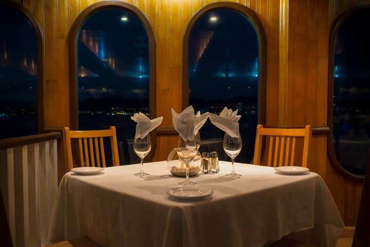 Cabo San Lucas Sunset Dinner Cruise: Arch Views, Live Show & Tequila Tasting photo 5
