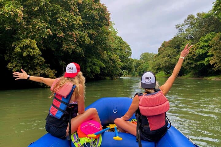 Peñas Blancas Wildlife Safari by Raft from La Fortuna
