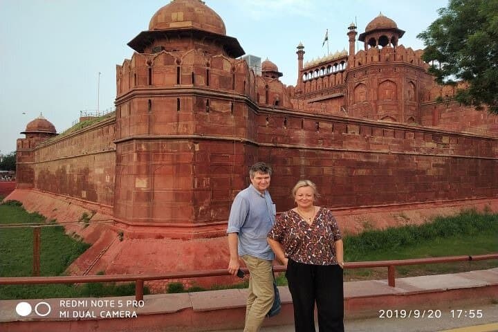Delhi Sightseeing Tour: Top Monuments, Rickshaws & Street Food Highlights