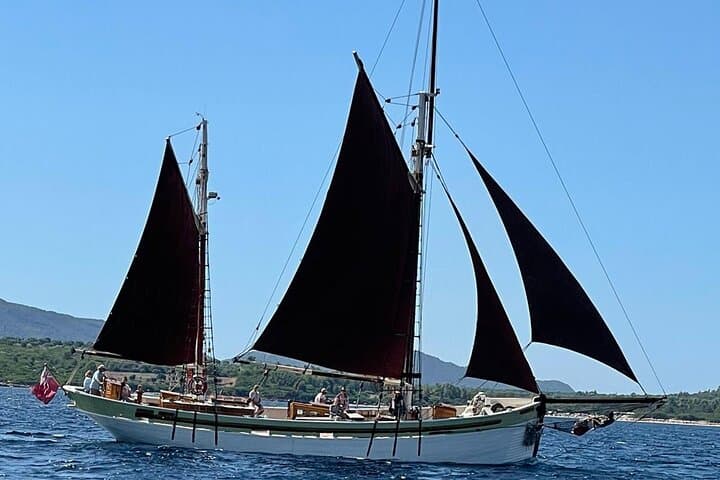 Sail the Tall Ship Andrea Jensen from Alghero: Lunch, Wine & Capo Caccia