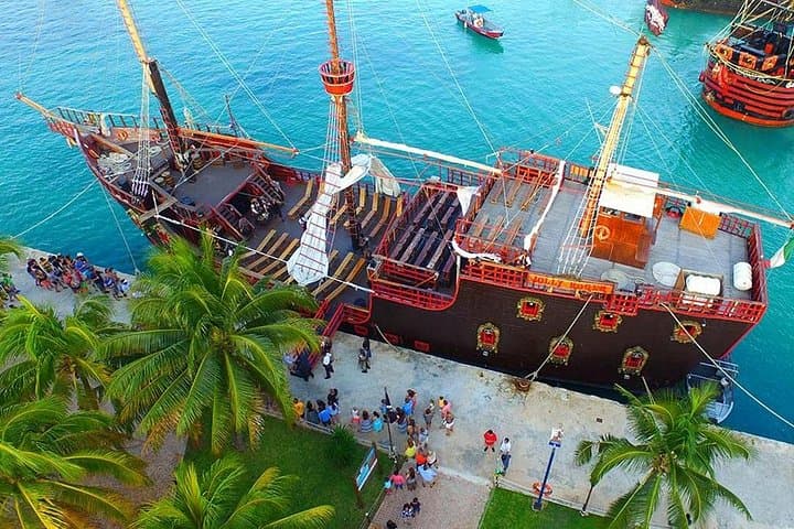 Jolly Roger Pirate Dinner Cruise in Cancun: Family Hook Boat Experience photo 5