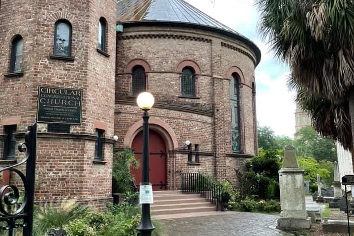Charleston History Walking Tour with Tricia — Historic Downtown Stroll photo 3