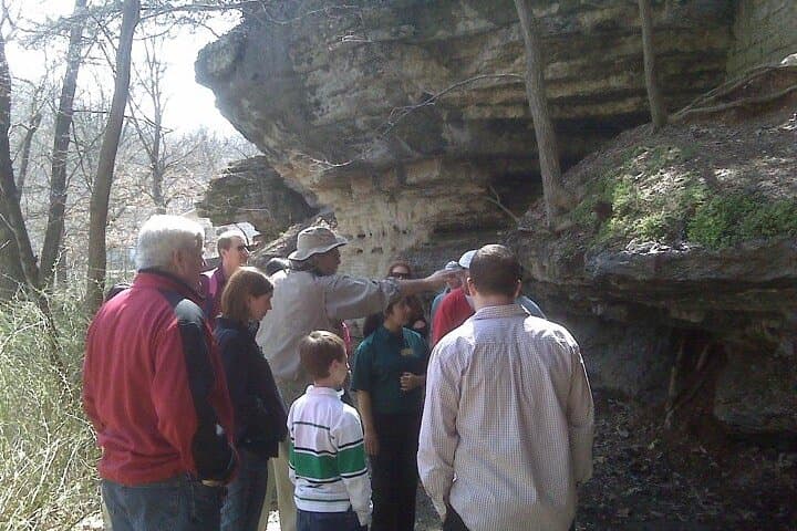 Underground Eureka: 70-Minute Guided Downtown Eureka Springs Walking Tour photo 3