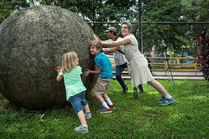 Urban Sloths & City Birds: San José Walking Nature Tour photo 3
