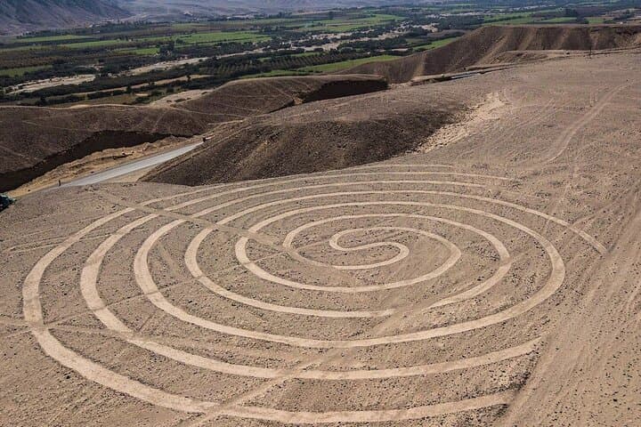 Nazca Lines Flight and Huacachina Dune Buggy Day Trip from Lima photo 2