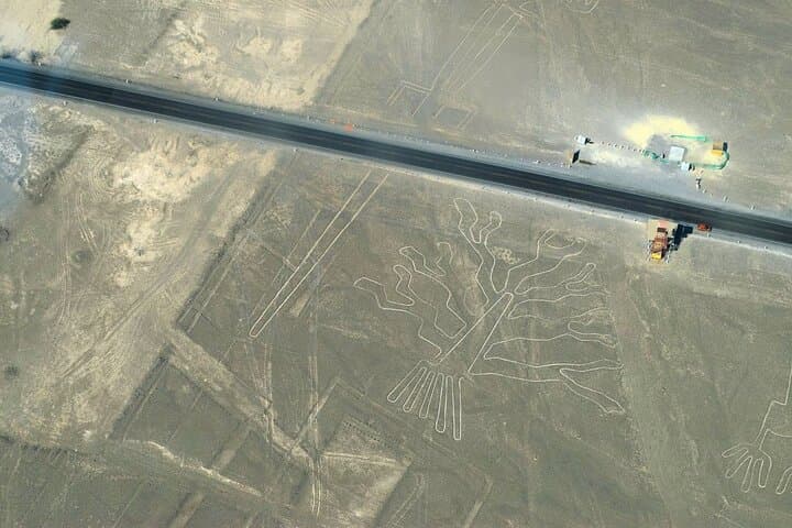 Nazca Lines Flight and Huacachina Dune Buggy Day Trip from Lima photo 5