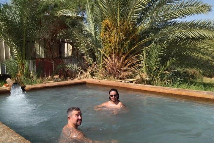 White & Black Desert Overnight: 2-Day Bahariya Oasis Camping Tour from Cairo