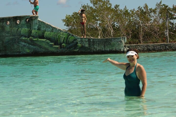 Explore Bacalar’s Lagoon of Seven Colors: Full-Day Private Boat & Blue Cenote Tour photo 6