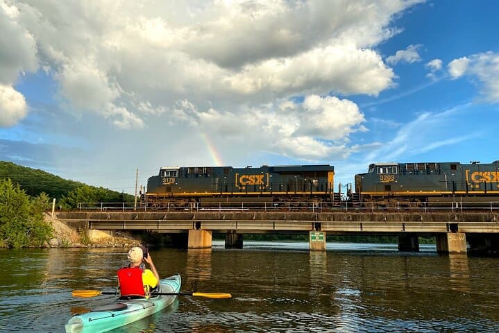 Nickajack Bat Cave Kayak Tour: Sunset Paddle to 100,000 Gray Bats photo 2