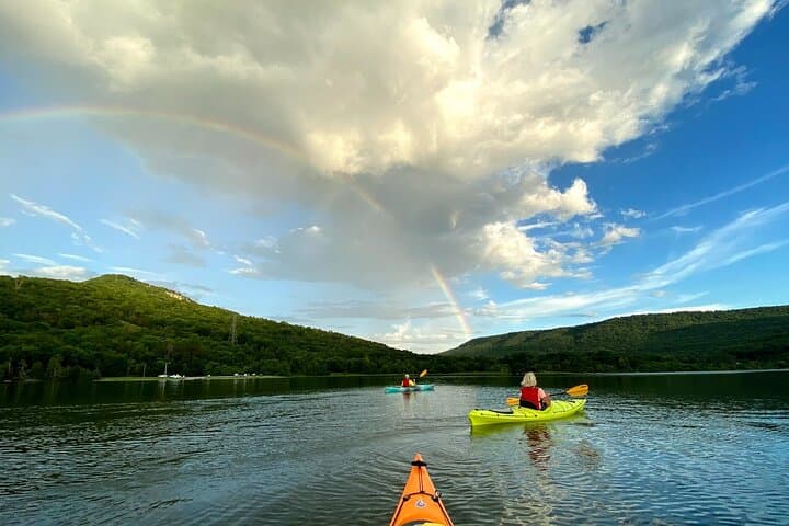 Nickajack Bat Cave Kayak Tour: Sunset Paddle to 100,000 Gray Bats photo 4