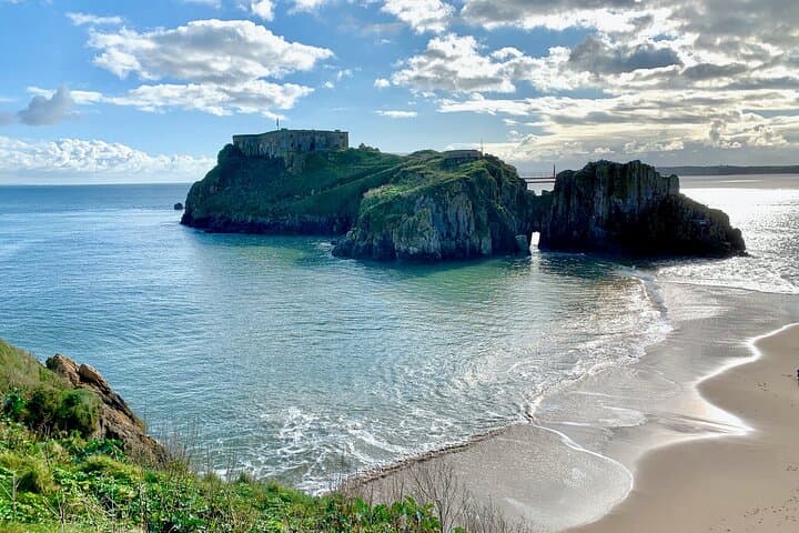 Pembrokeshire Self-Guided Scavenger Hunt: 7-Day Hidden Gems & Travel Quiz photo 1