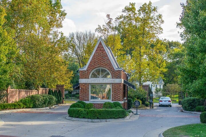 Nashville Homes of the Stars: 2-Hour Guided Celebrity Homes Bus Tour photo 5