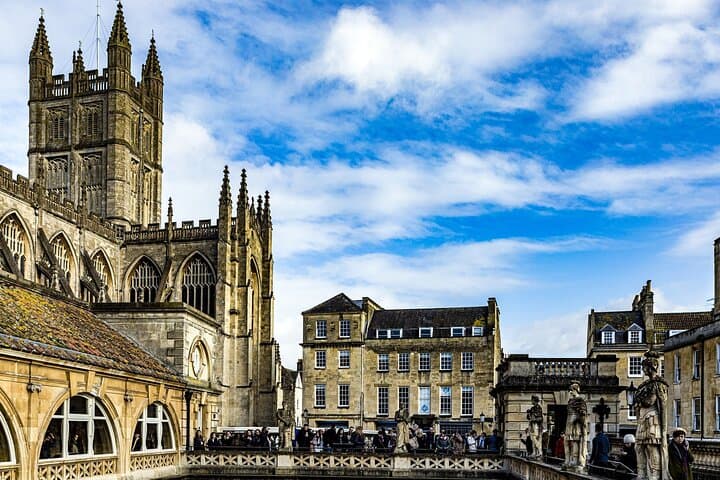 Bath Private Guided Walking Tour — Roman Baths, Royal Crescent & Georgian Architecture photo 4
