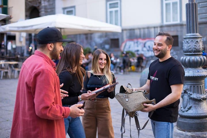 Naples Treasure Hunt — Self-Guided 3 km Mystery Walk Through the Historic Center