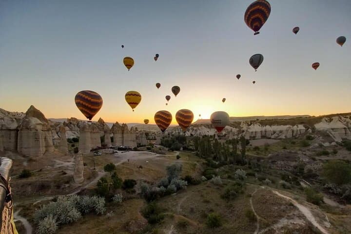 Cappadocia Sunrise Hot Air Balloon Flight Over Göreme Valley photo 3