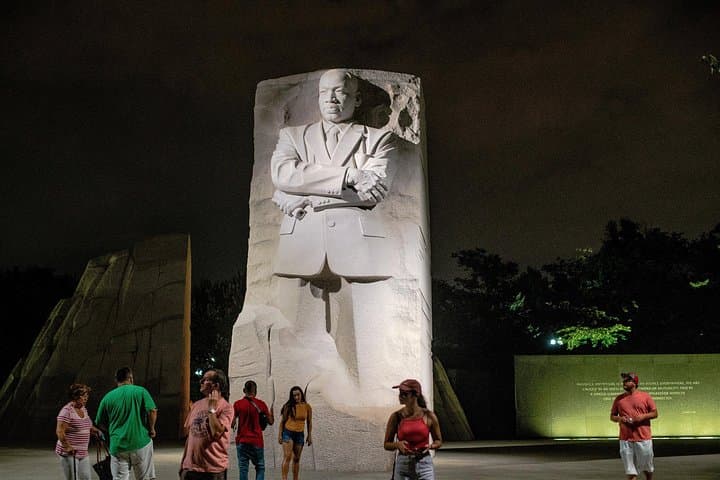 Washington After Dark: Night Bus Tour of DC's Monuments & Mount Vernon Option photo 4