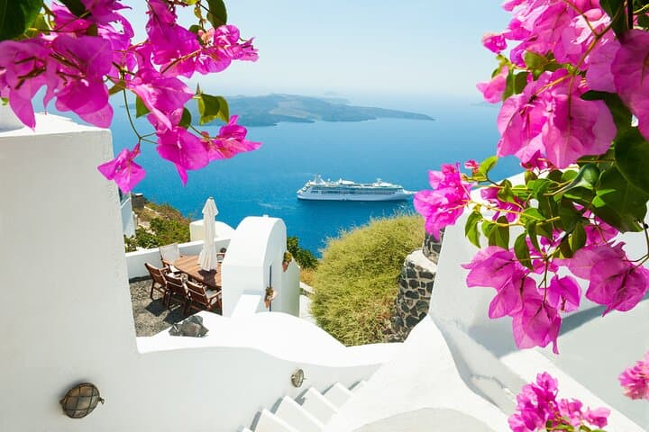 Explore the Wonders of Santorini: A Full-Day Tour from Heraklion photo 1