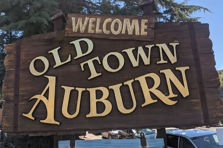 Self-Guided Old Town Auburn Scavenger Hunt: Smartphone Walking Tour of Historic Auburn