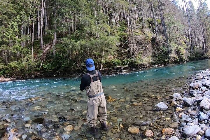 Half-Day Walk & Wade in the Columbia River Valley: Guided Shore Fishing and Casting Lessons photo 6