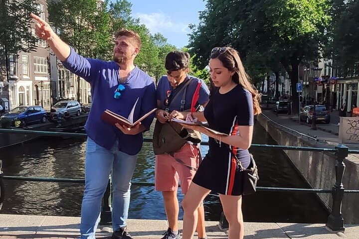 Amsterdam Treasure Hunt: Mystery of a Secret Sender Walking Game photo 3