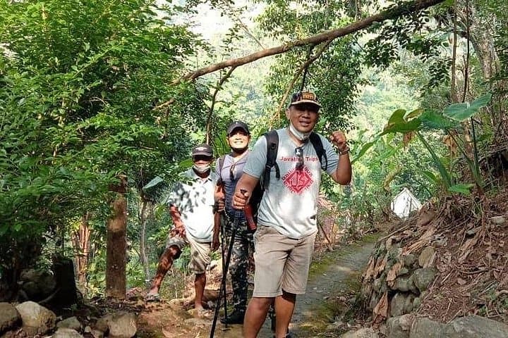 Prahu Hill Hike and Javanese Cuisine: A Half-Day Walk from Yogyakarta