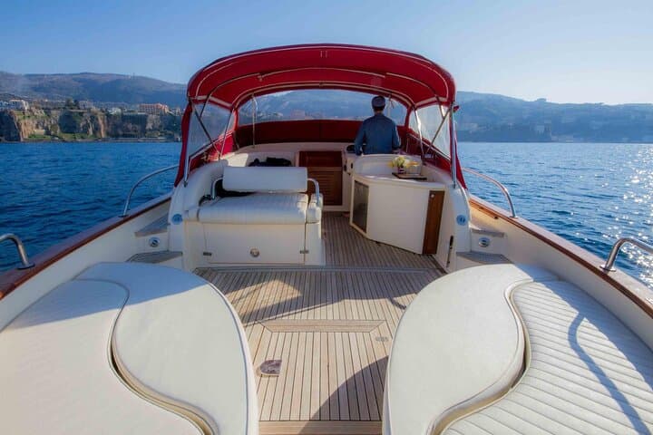 Full-Day Amalfi Coast Boat Tour: Positano, Amalfi & Li Galli Islands